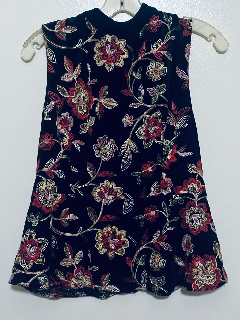 Eva Franco Anthropologie SleevelessBlack Velvet Embroidered Peplum Blouse size M